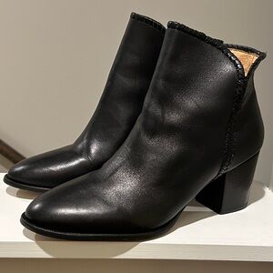 Jack Rogers Cassidy Black Leather Ankle Booties Size 10